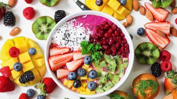Apart From Skincare, These Are 5 Foods That Are Sources Of Collagen For Healthy Skin