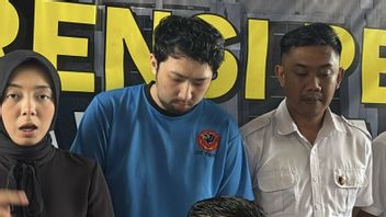 これは、RSHSバンドンで患者家族をレイプしたPPDSアンパッド医師の外観です