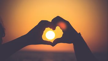 Valentine's Gift For Husband Apart From Chocolate: Here's A List