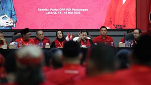 梅加瓦蒂(Megawati)在PDIP区域负责人就职典礼上,提醒他要小心法律问题,处理发育迟缓。