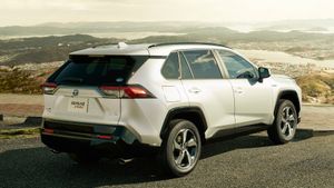 Karena Tarif Trump, Toyota Pertimbangkan Merakit Kembali RAV4 di AS