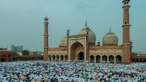 Recite The Intention To Pray Eid Al-Latin Complete With Implementation Procedures