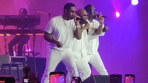 Ketika Ribuan Penonton Ingin Jadi Mariah Carey untuk Nyanyi Bareng Boyz II Men